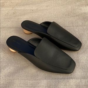 OAK AND FORT SLIP ON MULE SHOES